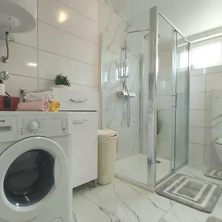 Bacina Lakes - Jelena