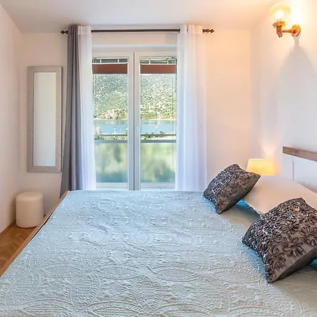 Bacina Lakes - Jelena Peracko Blato