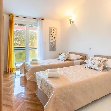 Bacina Lakes - Jelena Apartman Peračko Blato