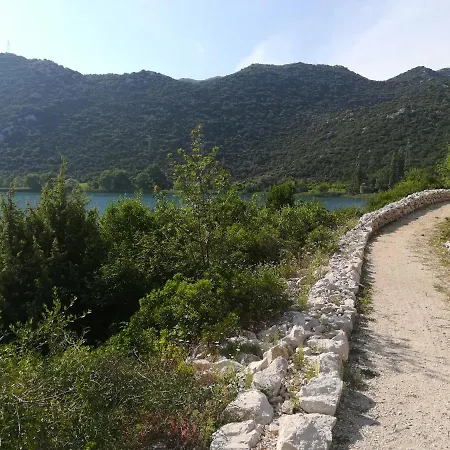 Bacina Lakes - Jelena With A Private