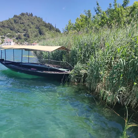 Bacina Lakes - Jelena With A Private * Peracko Blato