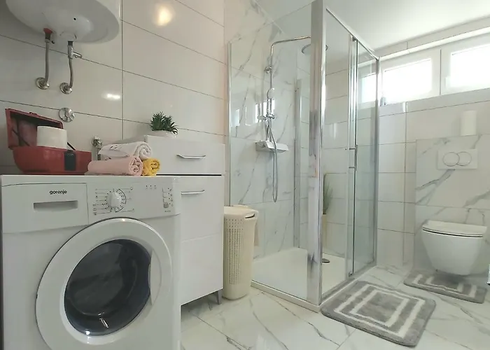 Bacina Lakes - Jelena