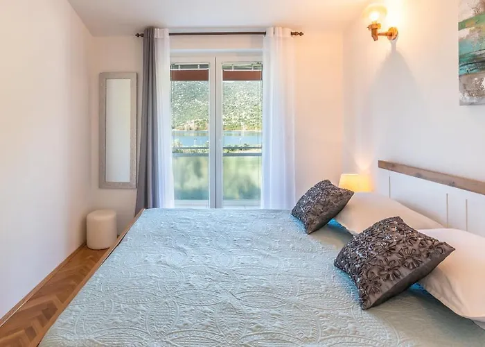 Bacina Lakes - Jelena Peracko Blato