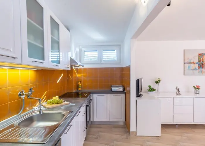 Bacina Lakes - Jelena *