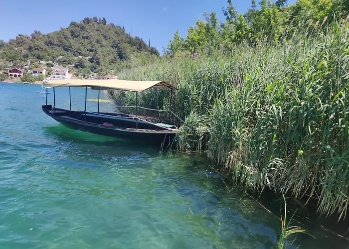 Bacina Lakes - Jelena * Peracko Blato